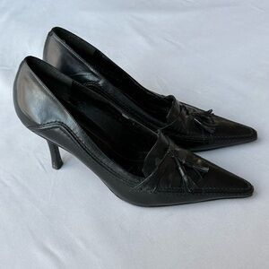 Nine West black leather tassel pumps